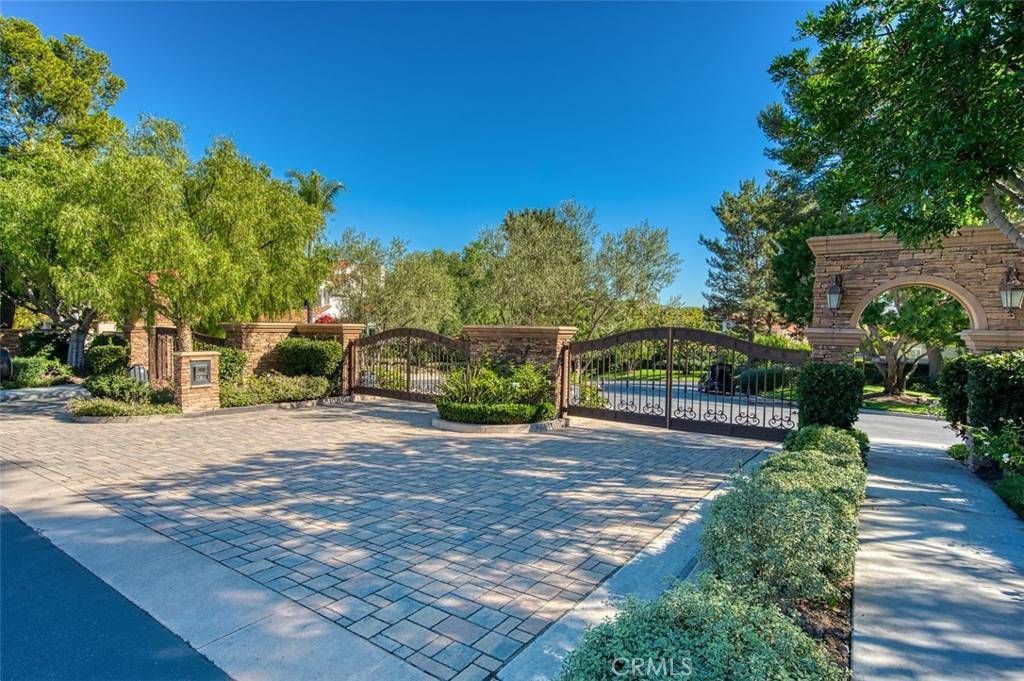 Irvine, CA 92612,21 Sarena