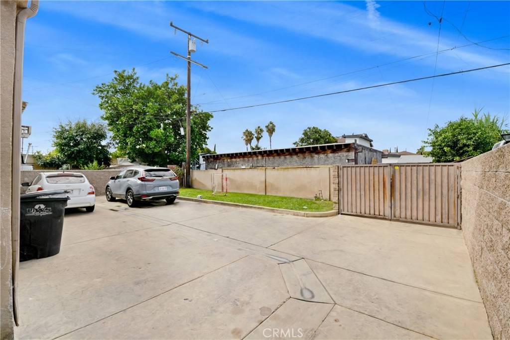 Maywood, CA 90270,6117 Alamo