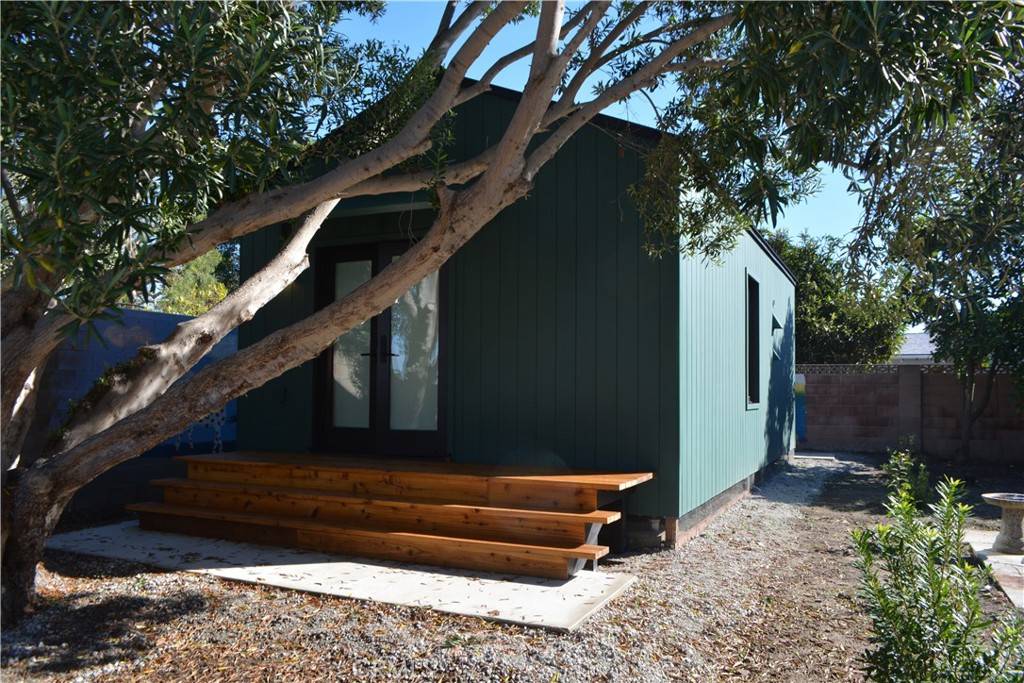 Huntington Beach, CA 92649,17126 Sandra Lee LN