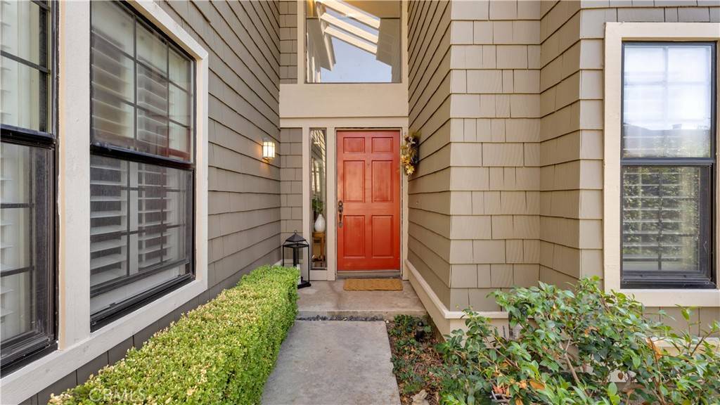 Irvine, CA 92604,30 Pinewood #54