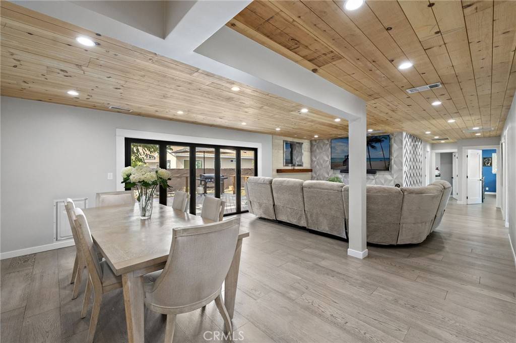 Orange, CA 92865,2152 N Cleveland ST