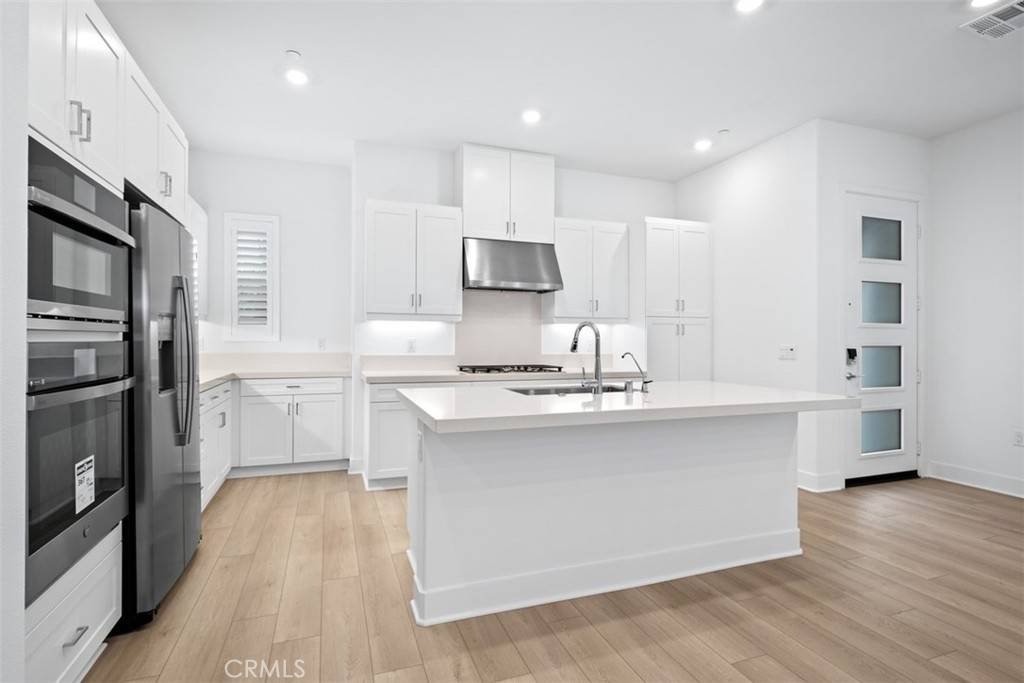Irvine, CA 92618,532 Neilson