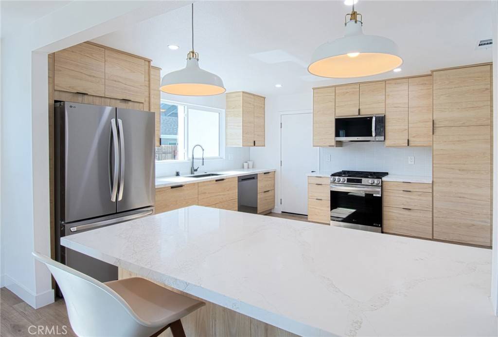 Placentia, CA 92870,4882 Kermath St.