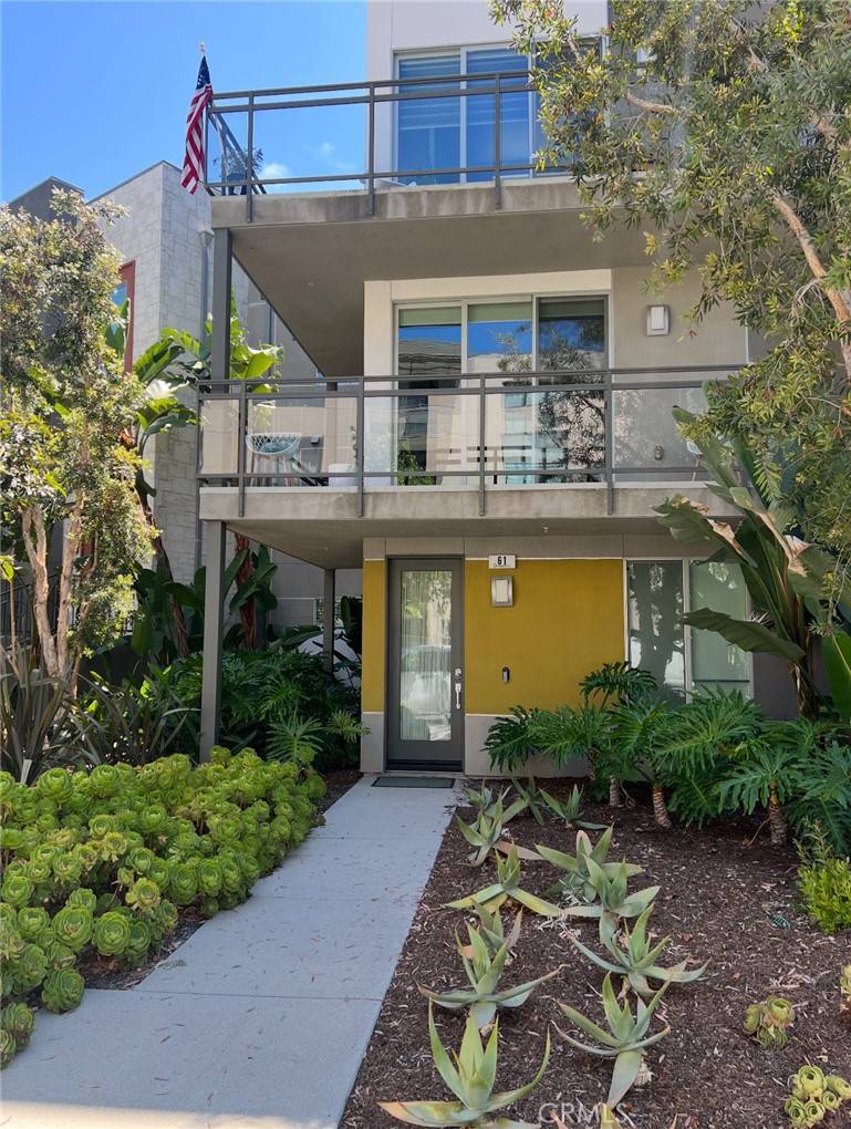 Irvine, CA 92612,61 Gramercy