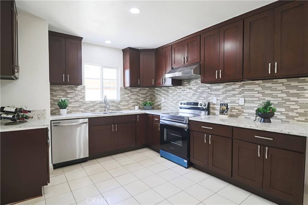 Westminster, CA 92683,8902 Mcclure Ave