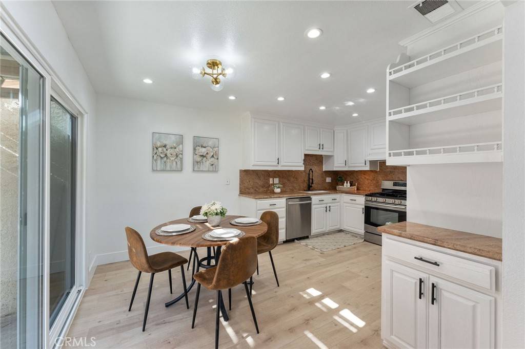 Lake Forest, CA 92630,22718 Via Castilla