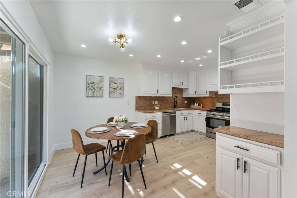 Lake Forest, CA 92630,22718 Via Castilla