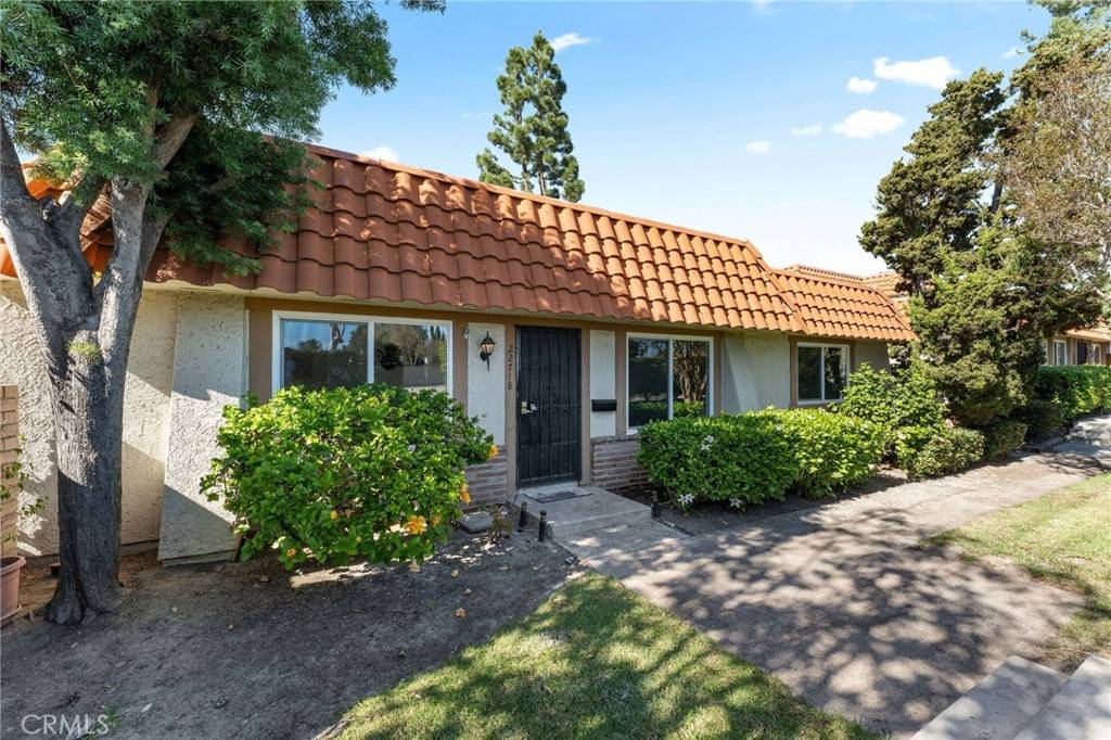 Lake Forest, CA 92630,22718 Via Castilla