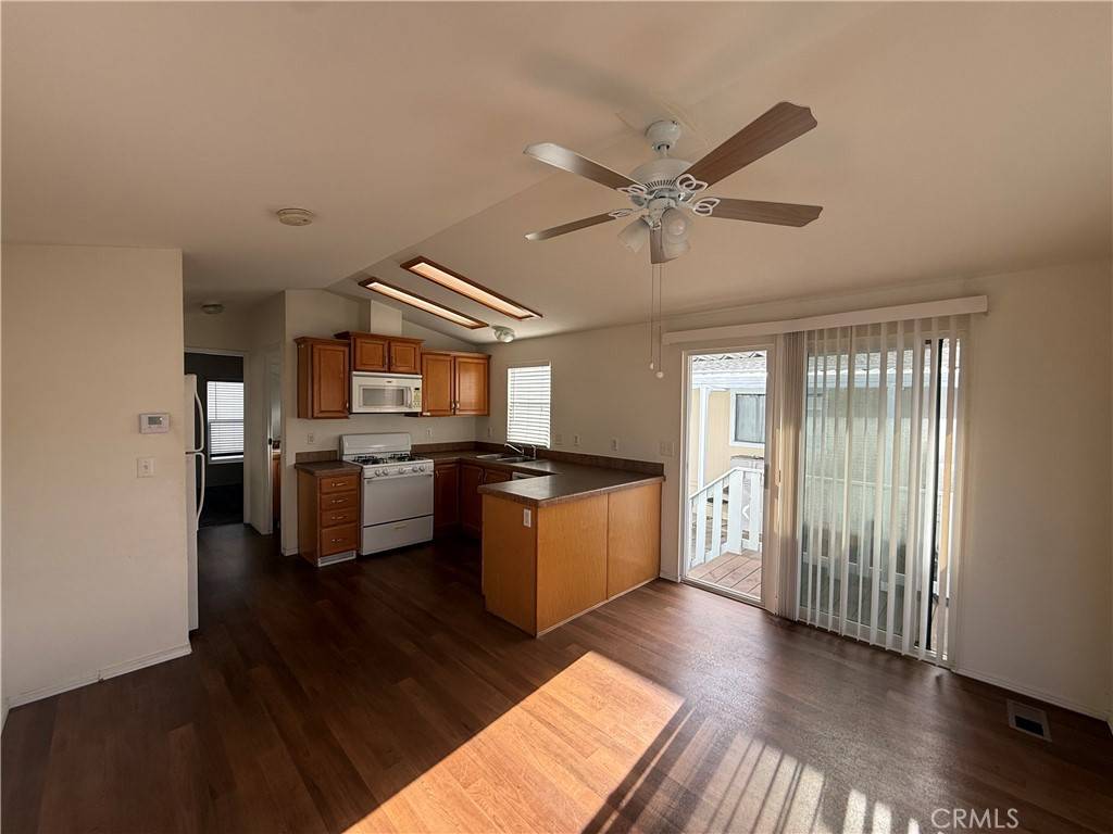 Costa Mesa, CA 92627,1741 Pomona AVE #5