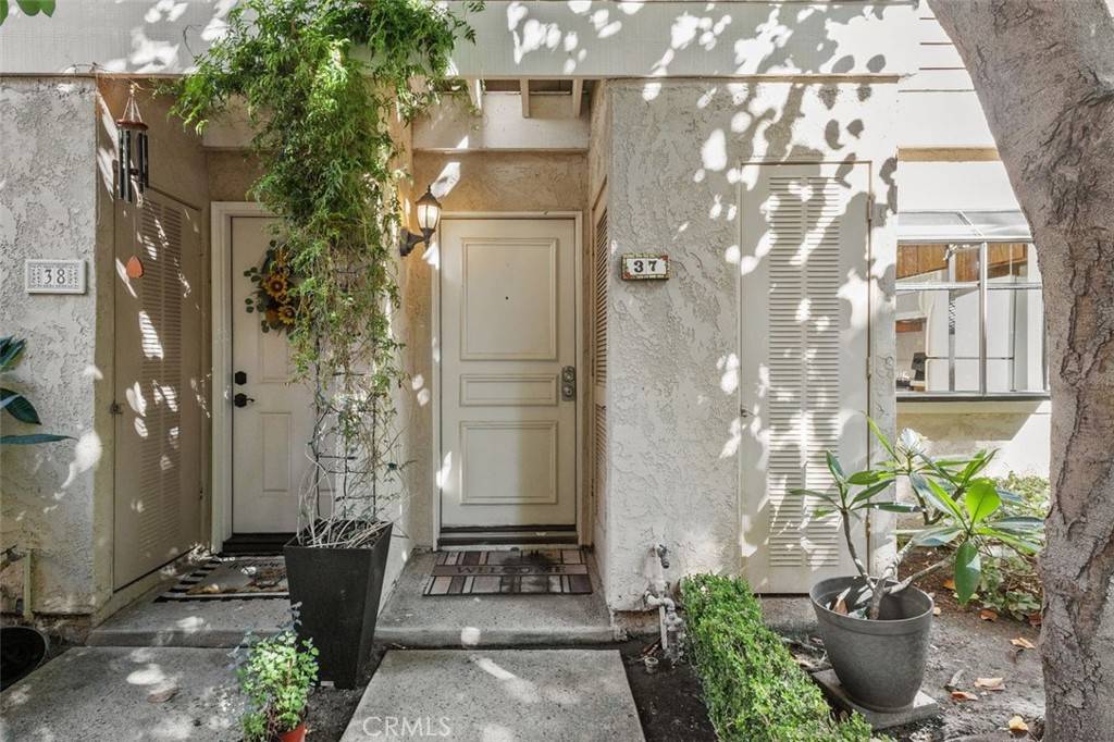 Irvine, CA 92620,37 Lakepines