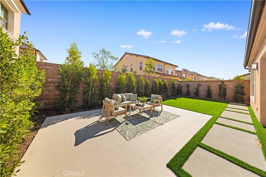 Irvine, CA 92602,106 Albero