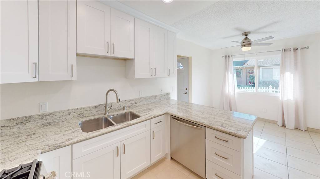Huntington Beach, CA 92647,16652 Goldenwest #2
