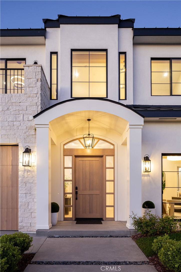 Huntington Beach, CA 92646,9121 Christine DR