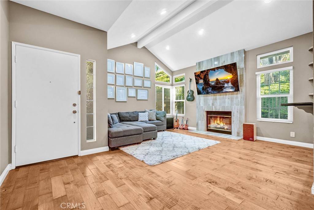 Anaheim, CA 92807,862 S Sapphire