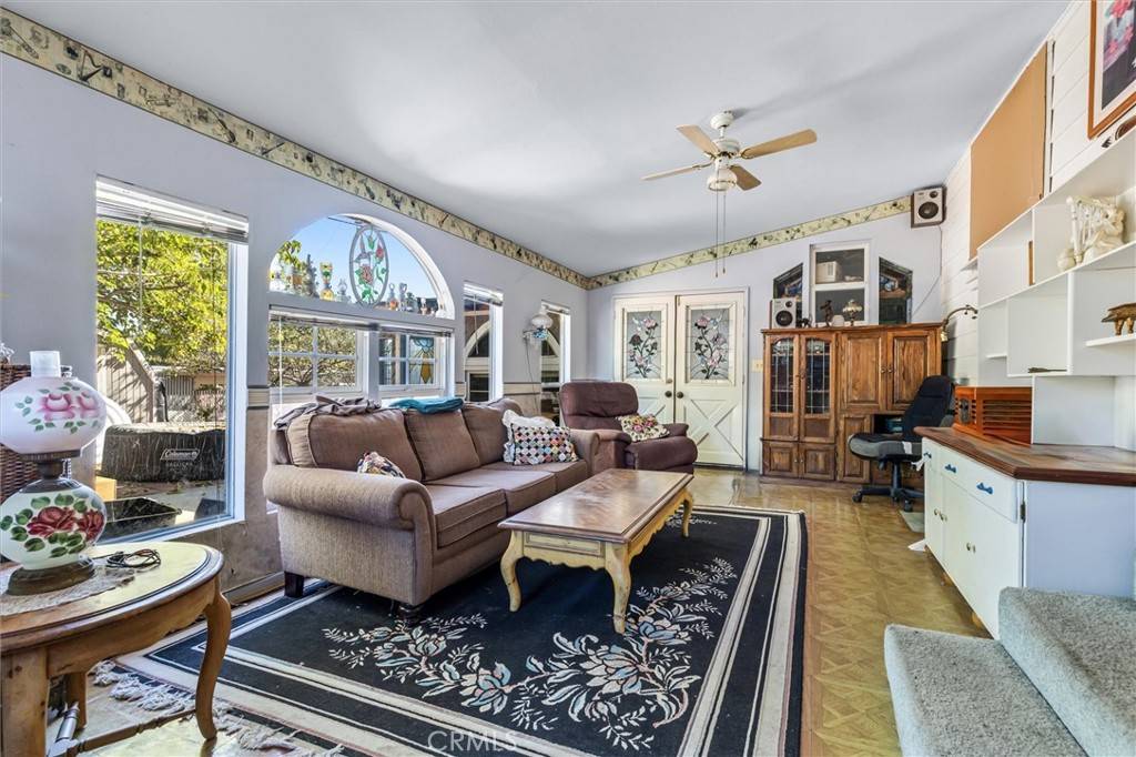 Fallbrook, CA 92028,1555 Hillcrest