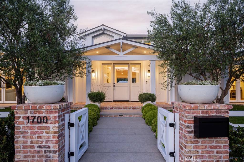 Newport Beach, CA 92660,1700 Highland DR