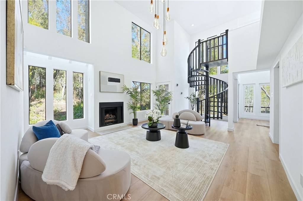 Brentwood, CA 90049,11601 Montana #7