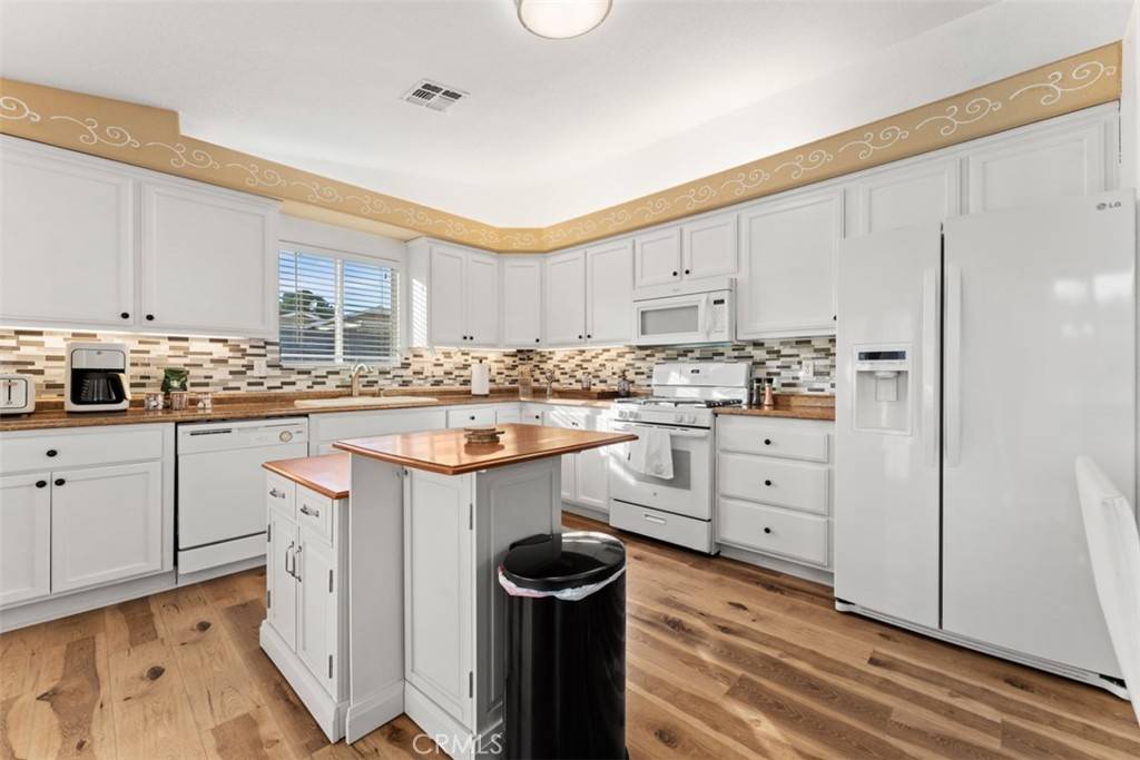 Joshua Tree, CA 92252,60205 Latham Trl