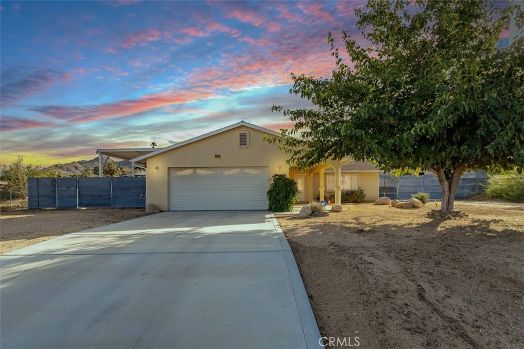 Joshua Tree, CA 92252,60205 Latham Trl