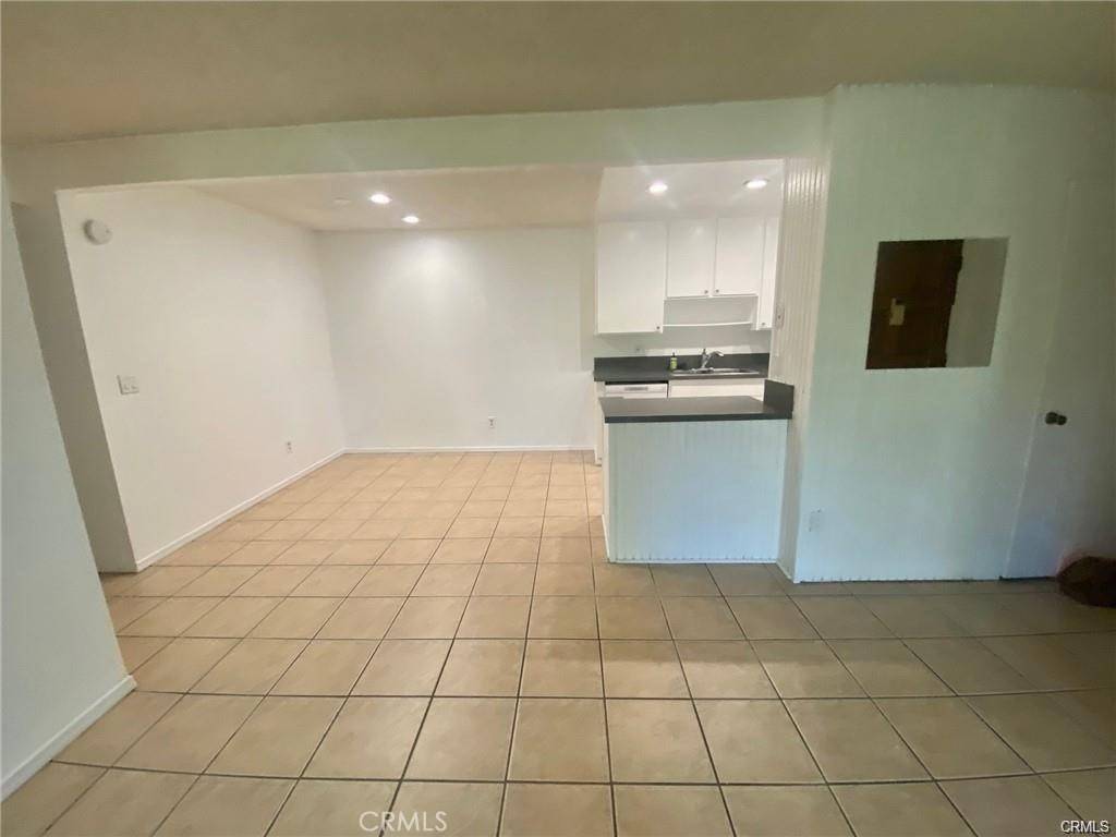 Santa Ana, CA 92707,1101 W Macarthur