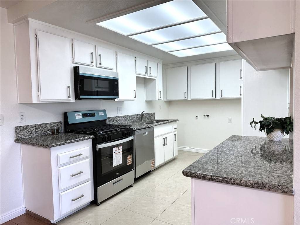 Fontana, CA 92335,16970 Marygold AVE #30