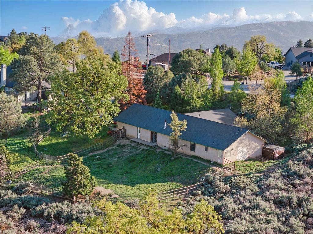 Tehachapi, CA 93561,24980 Sunset WAY
