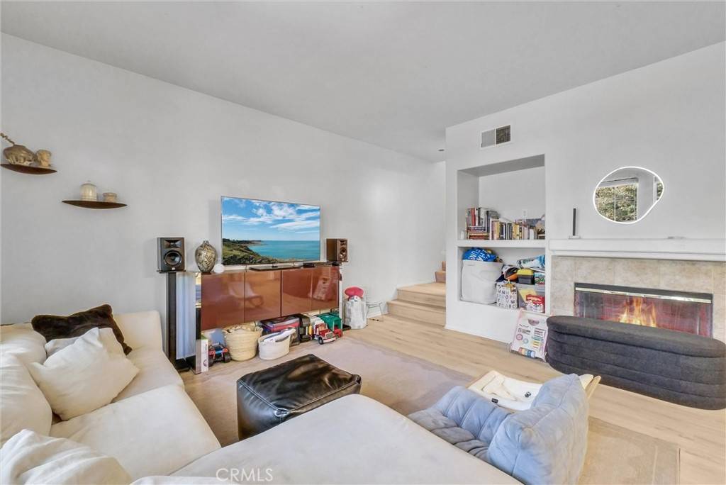 Aliso Viejo, CA 92656,65 Waxwing