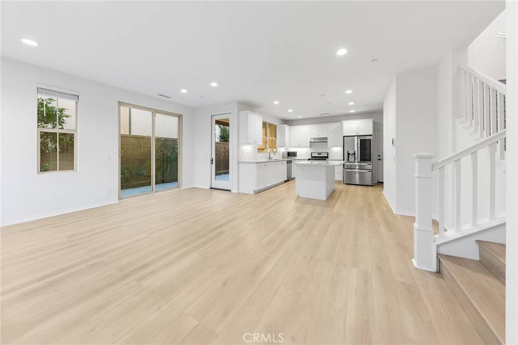 Irvine, CA 92620,75 Henson