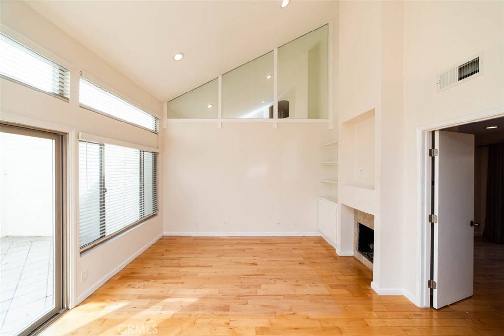 Irvine, CA 92612,13 Morena #26