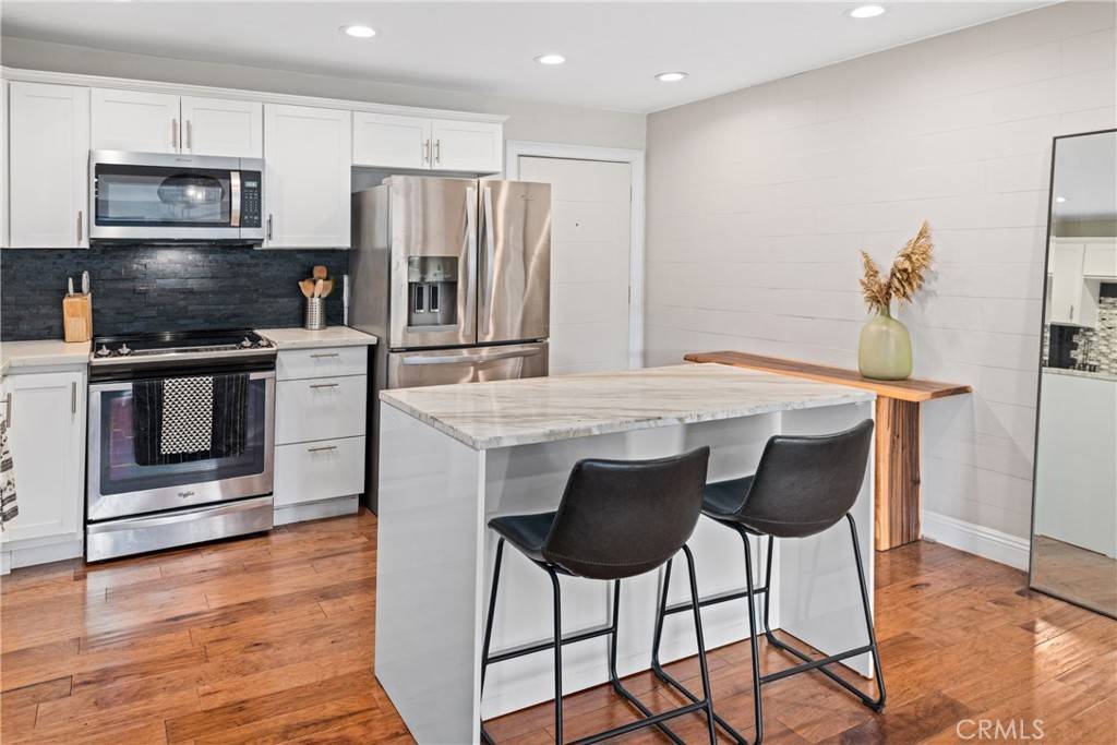 Newport Beach, CA 92663,500 Cagney