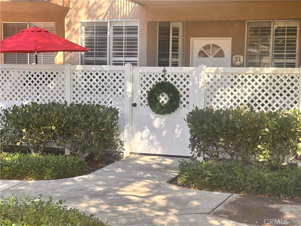 Rancho Santa Margarita, CA 92688,21 Silktassel