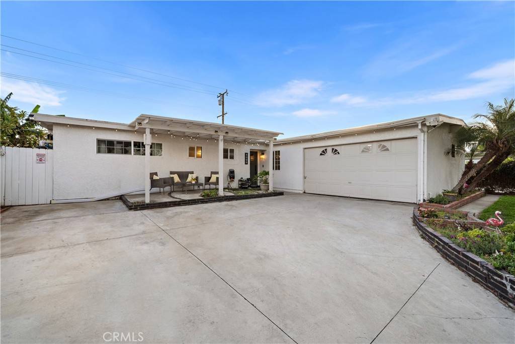 Buena Park, CA 90620,8098 Lime CIR