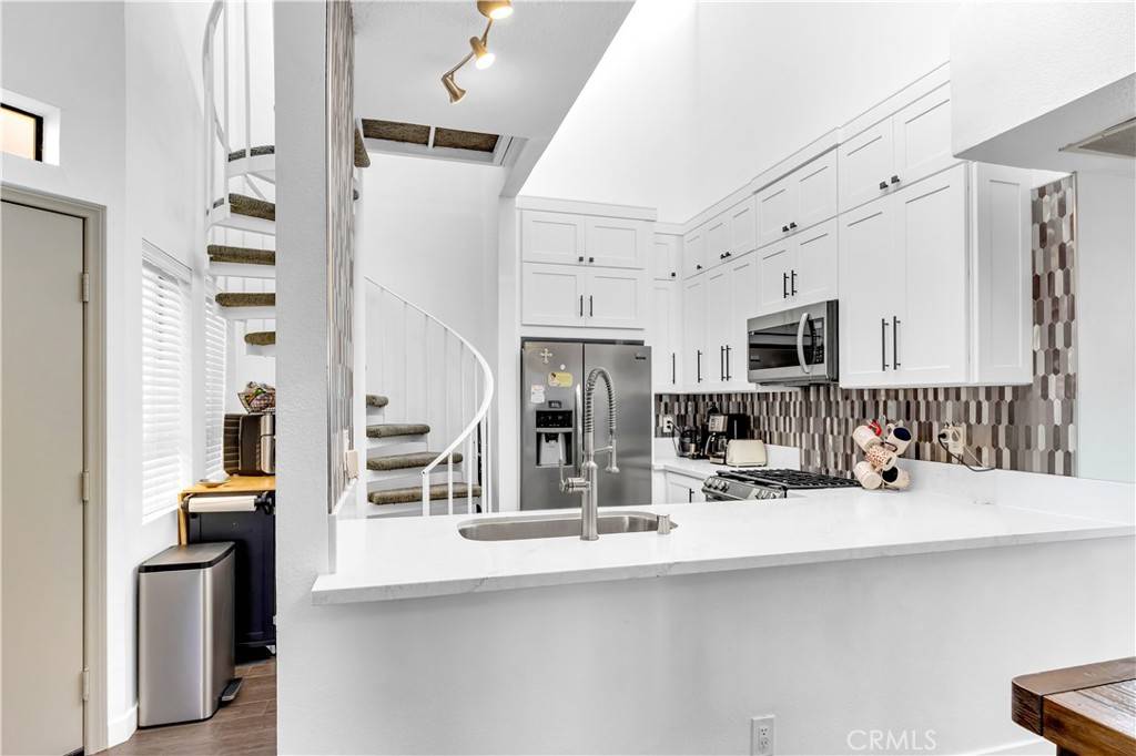 Huntington Beach, CA 92649,5031 202 Dorado