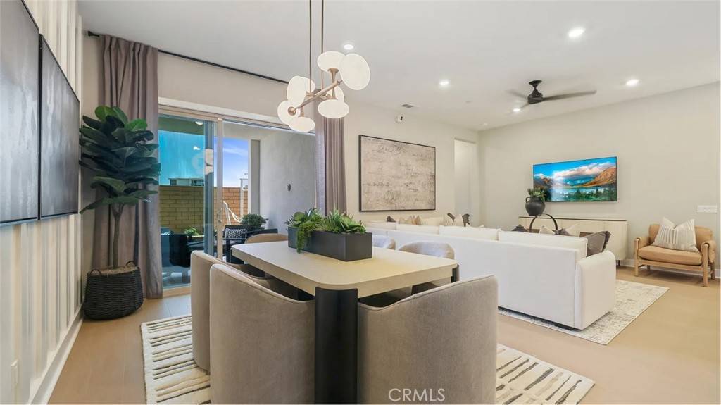 Montebello, CA 90640,648 Snowberry PL