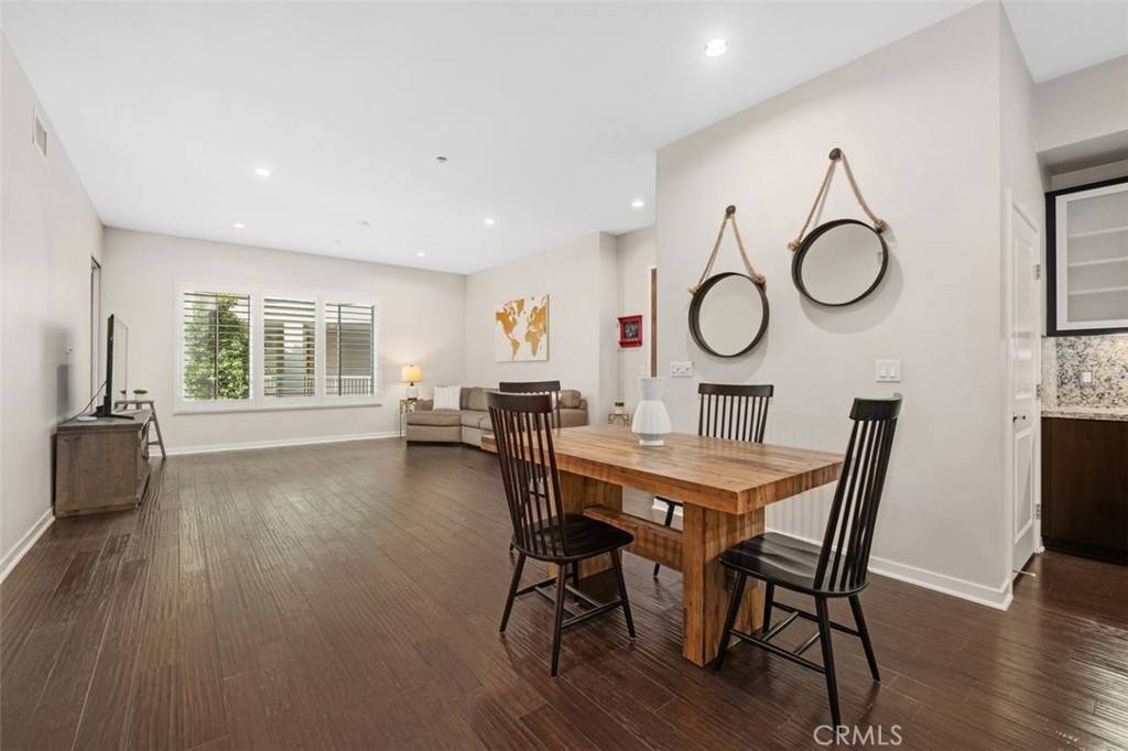 Irvine, CA 92612,21 Gramercy #202