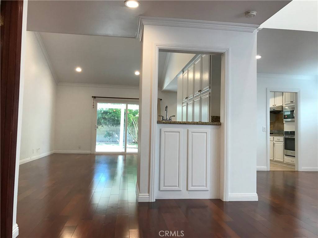 Irvine, CA 92620,3 Morris