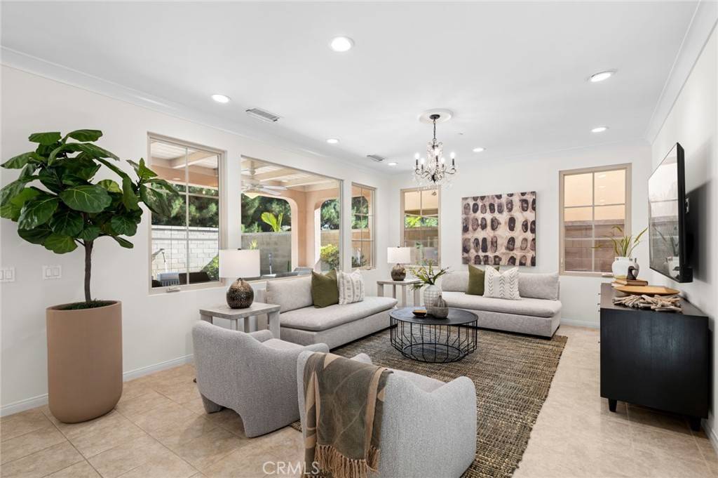 Irvine, CA 92618,61 Lupari