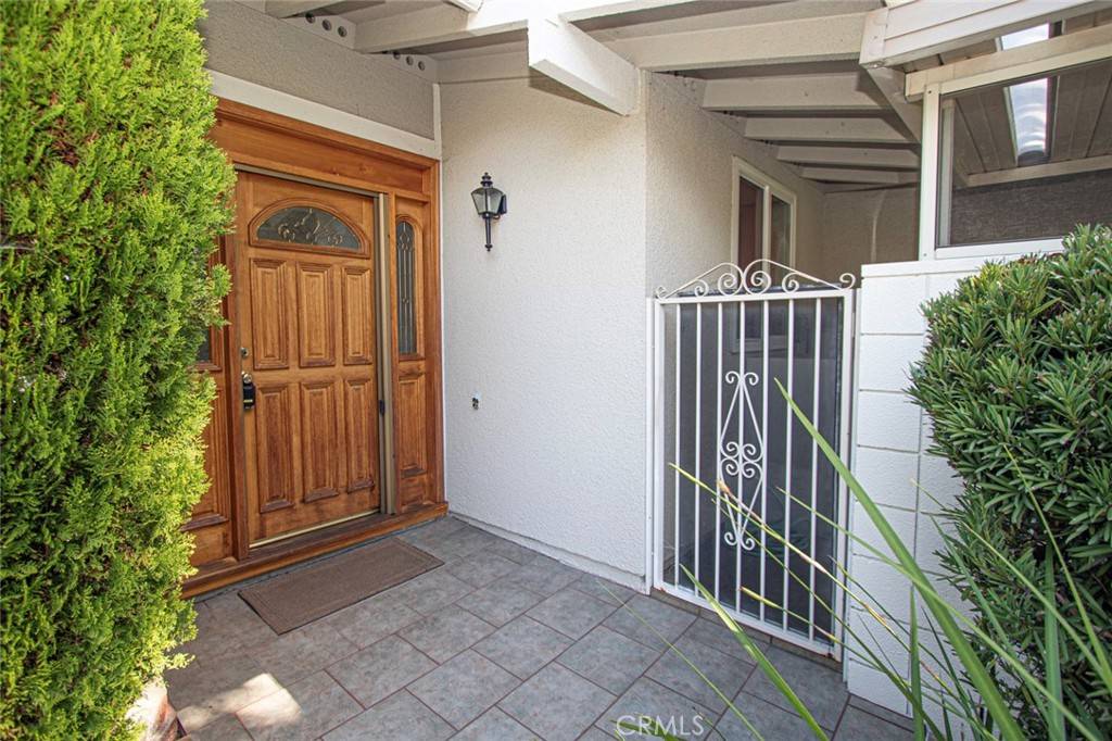 Laguna Woods, CA 92637,594 Avenida Majorca #A