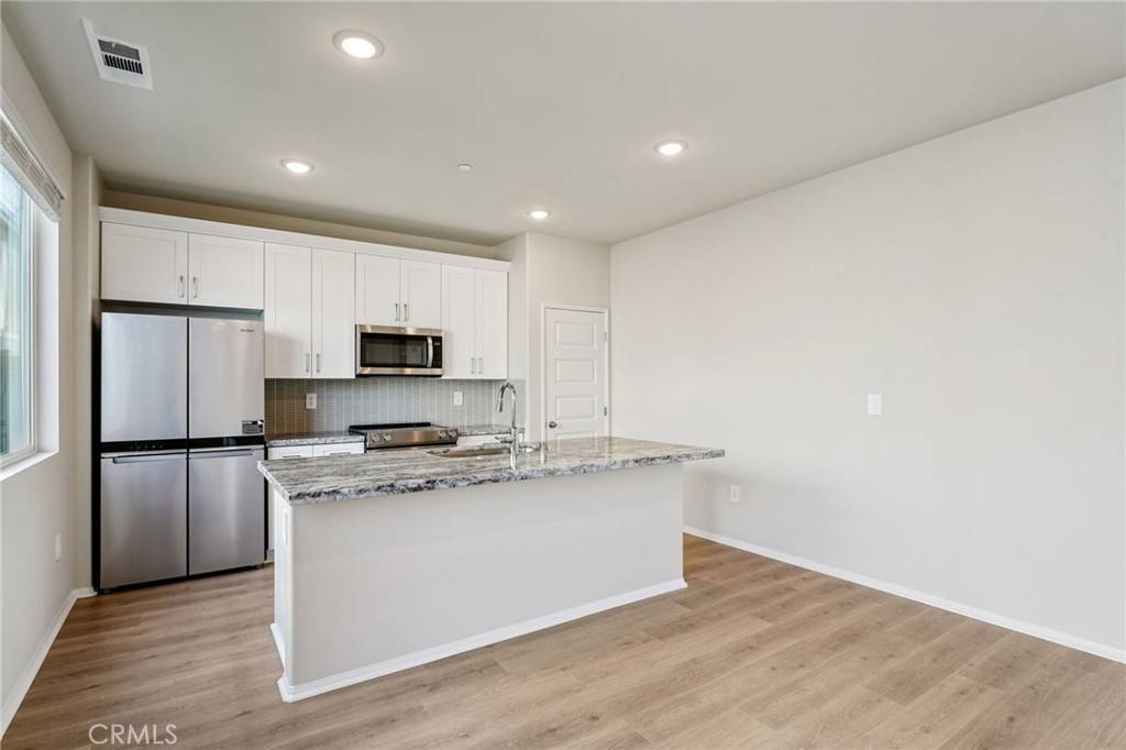 Redlands, CA 92374,1114 Tropic CT