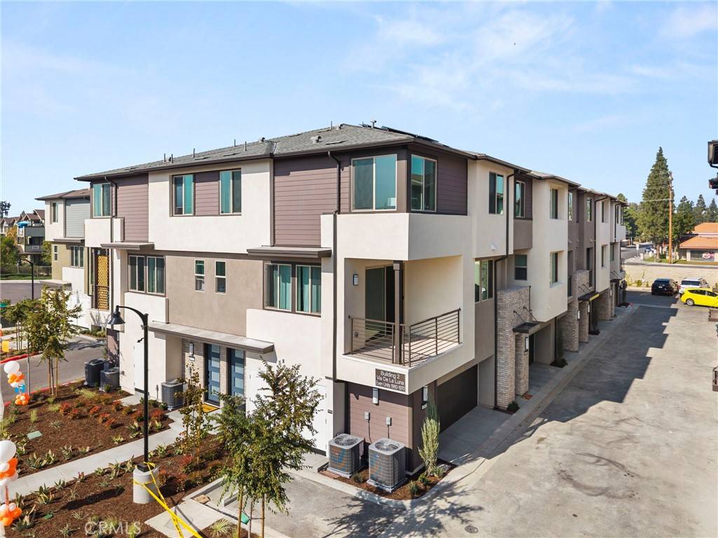 Placentia, CA 92870,1964 Via De La Luna