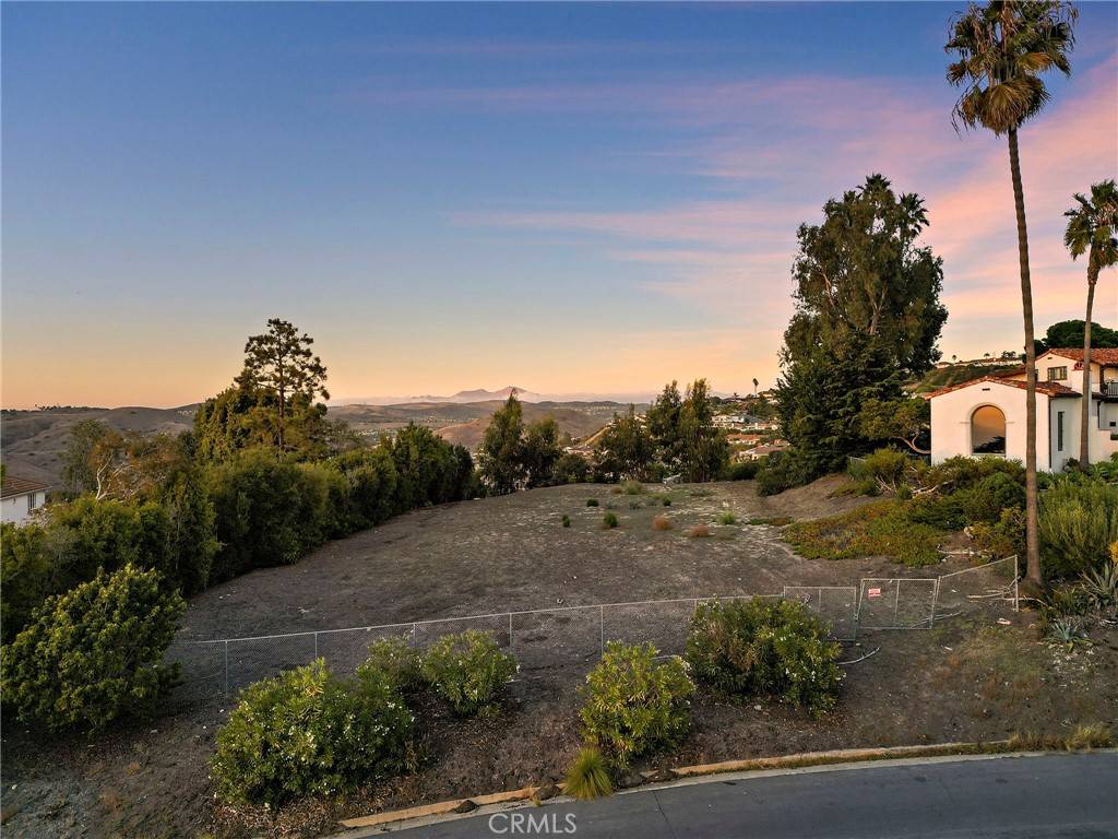 San Clemente, CA 92672,239 Avenida La Cuesta