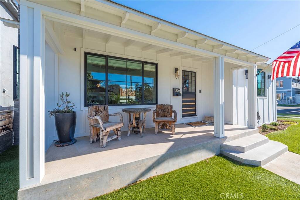 Huntington Beach, CA 92648,1204 Pecan