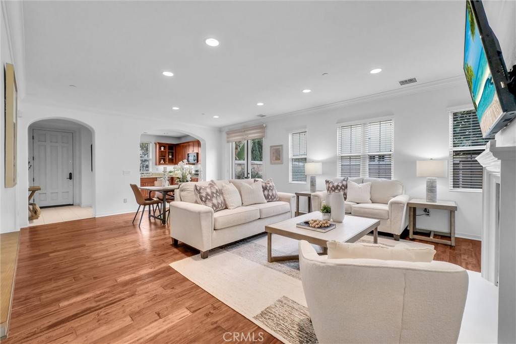 Irvine, CA 92620,65 Chantilly