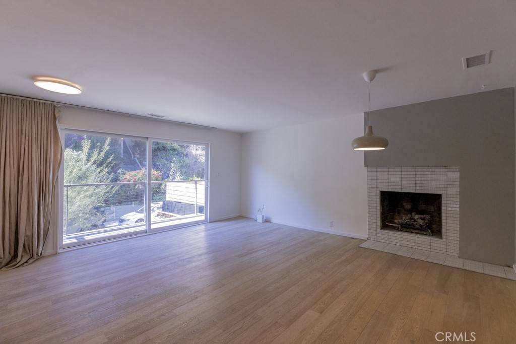 Los Angeles, CA 90065,336 Museum DR