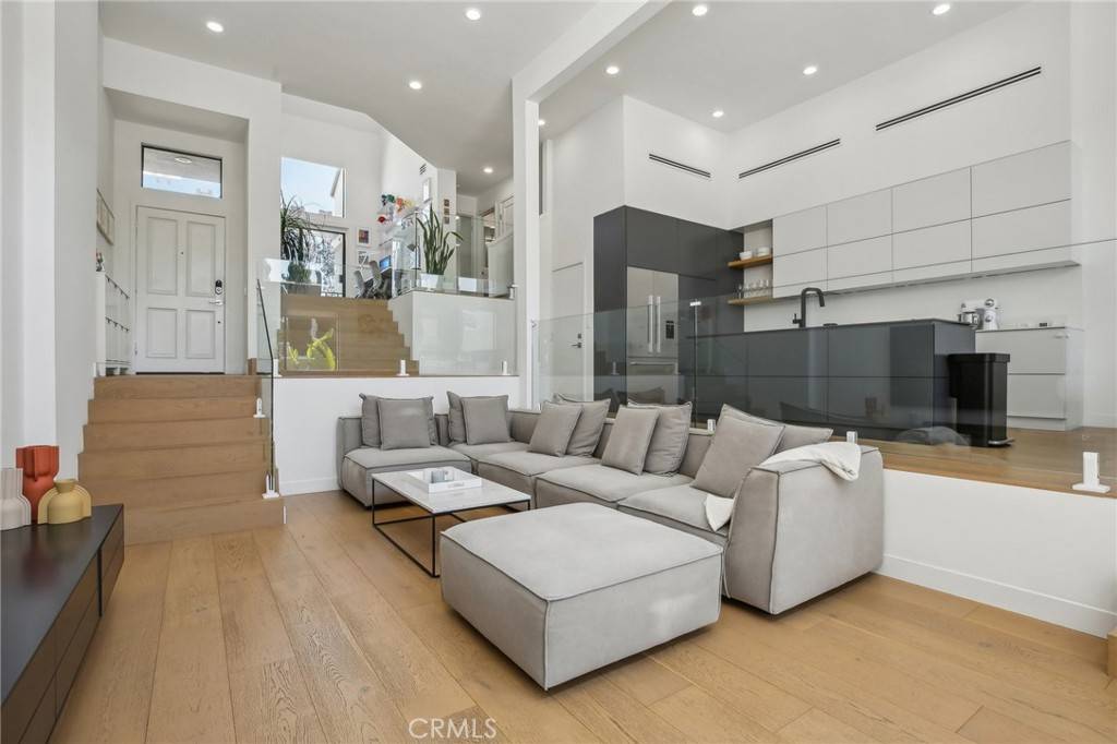 Irvine, CA 92614,15 Waterway #15