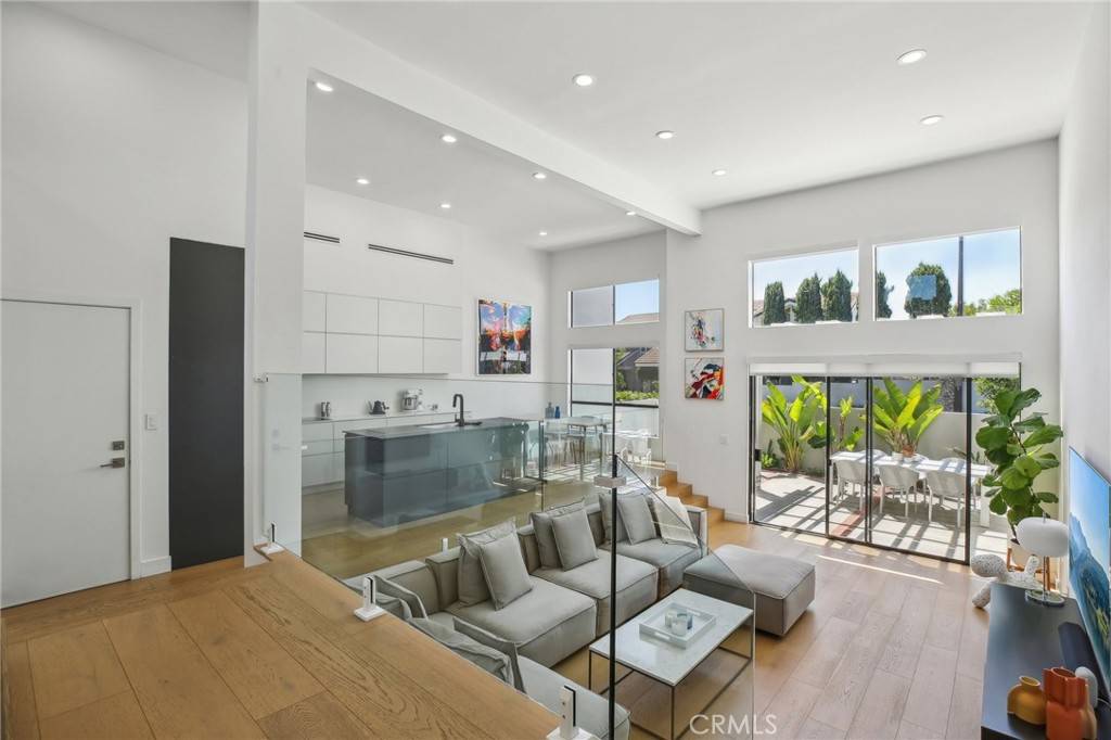 Irvine, CA 92614,15 Waterway #15