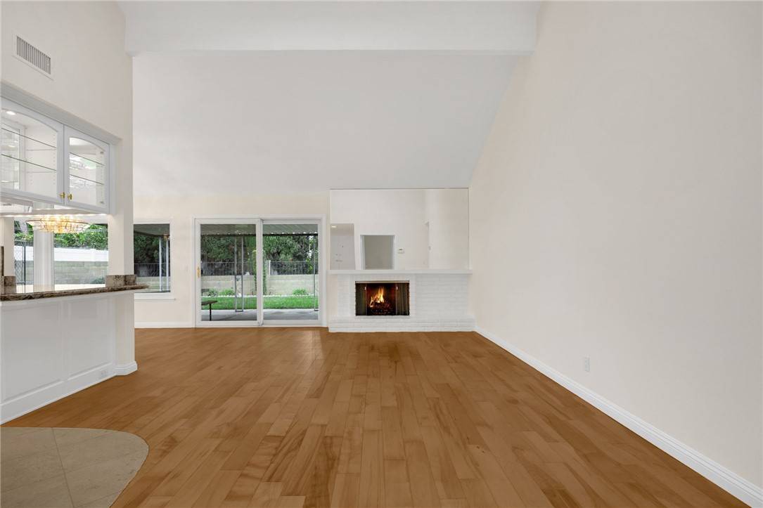 Brea, CA 92821,485 Castlegate