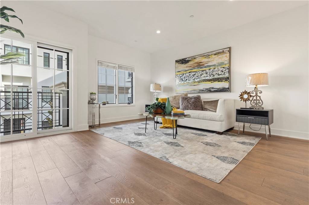 Pasadena, CA 91101,288 S Oakland Ave #211