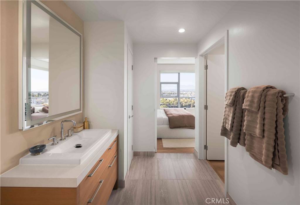 Santa Ana, CA 92707,9 MacArthur Place #2002