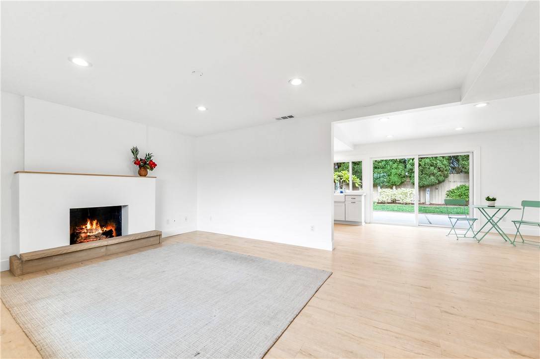 Huntington Beach, CA 92647,6311 Fallingwater DR